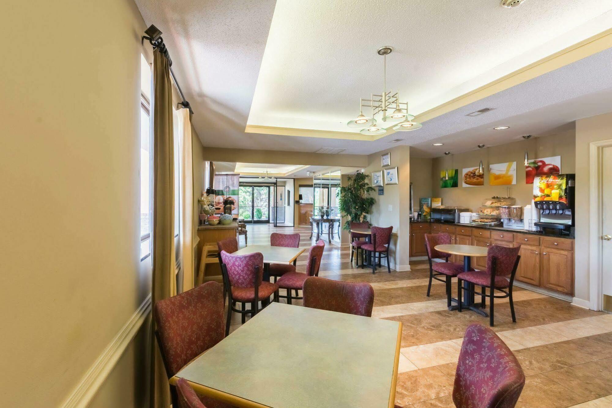 Quality Inn & Suites Rockingham Exterior foto
