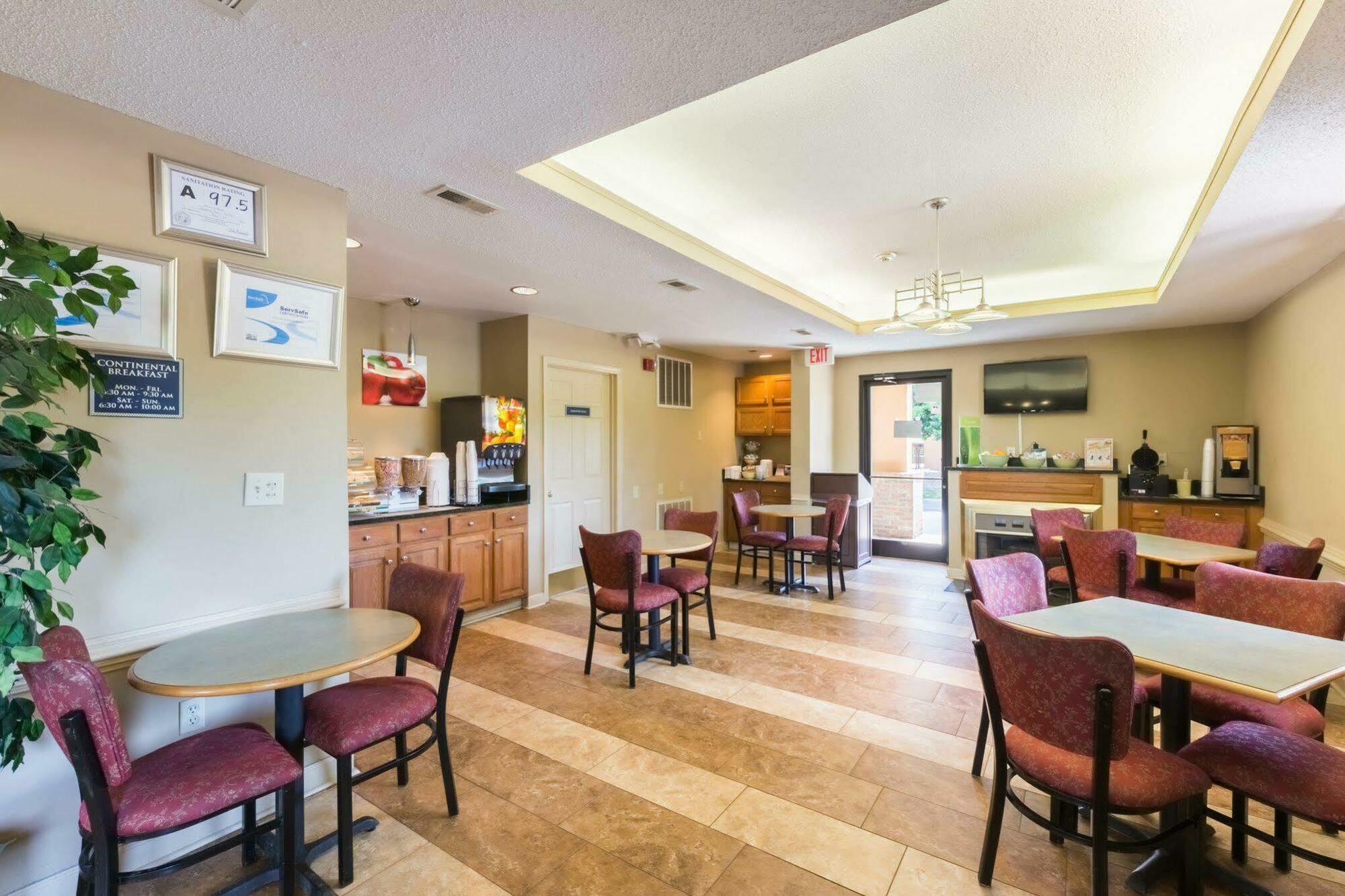 Quality Inn & Suites Rockingham Exterior foto